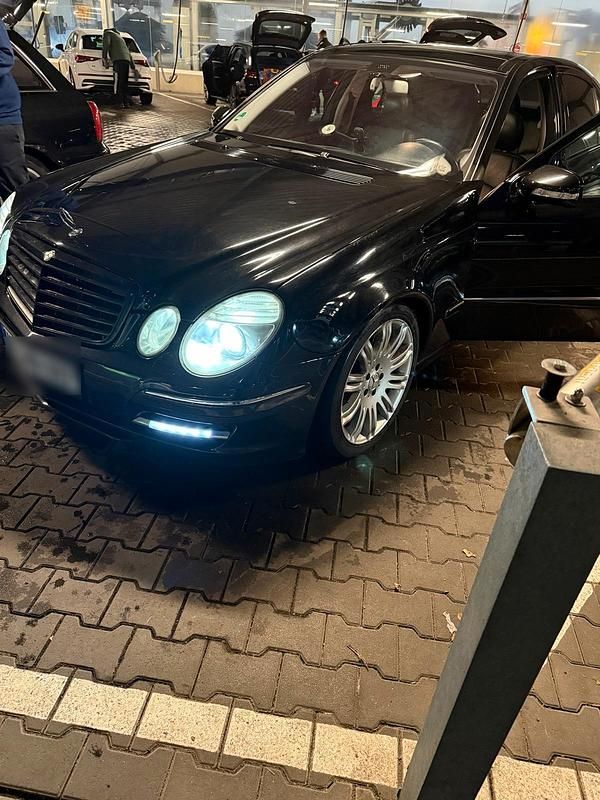 Gebraucht Mercedes E320 224 PS (164 kW) 2006 Schwarz Limousine