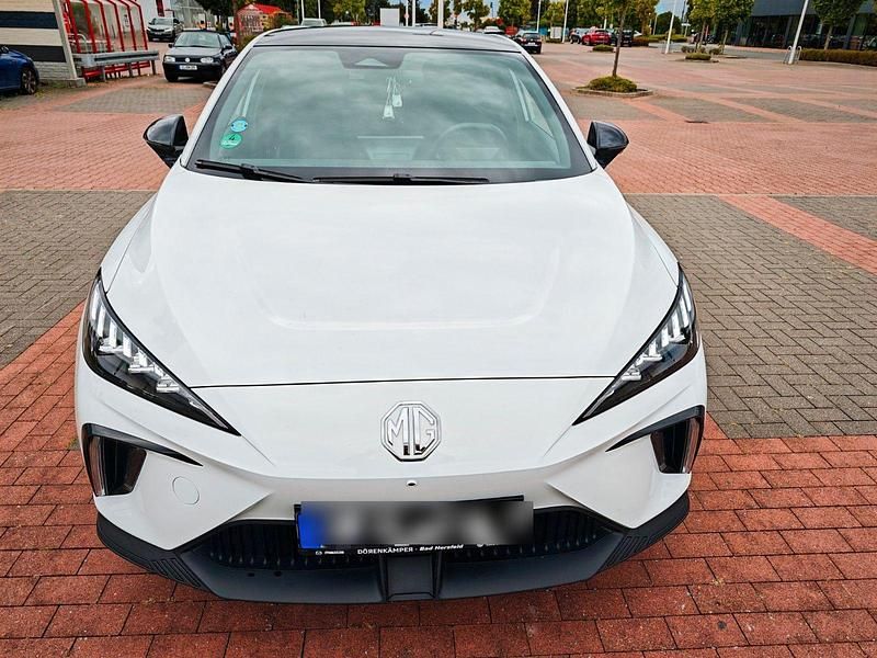 Weiß Gebraucht 2022 MG MG4 EV Luxury Kleinwagen | 20.000 € (Fairer Preis) - Bild 1/4