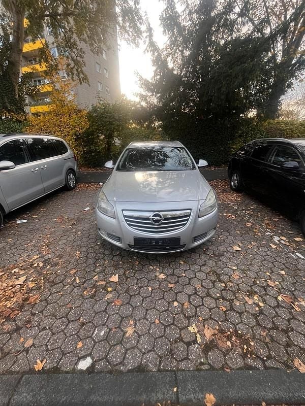 Andere farben Gebraucht 2012 Opel Insignia Kombi | 2.350 € (Superpreis) - Bild 1/4