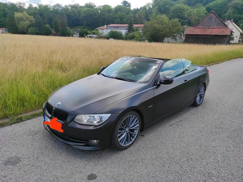 Grau Gebraucht 2012 BMW 330 Cabriolet Cabrio | 17.000 € (Guter Preis) - Bild 1/4