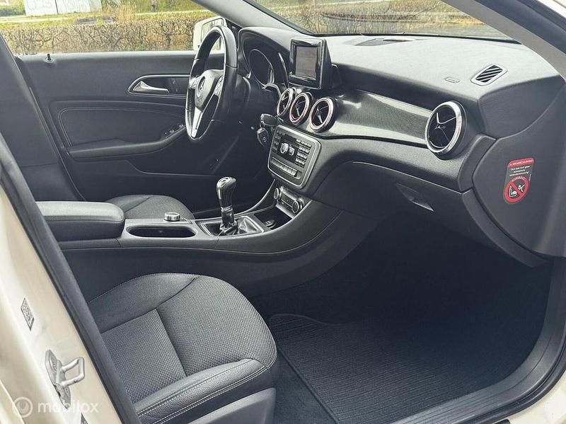 Gebraucht Mercedes CLA180 122 PS (89 kW) 2013 Weiß Limousine