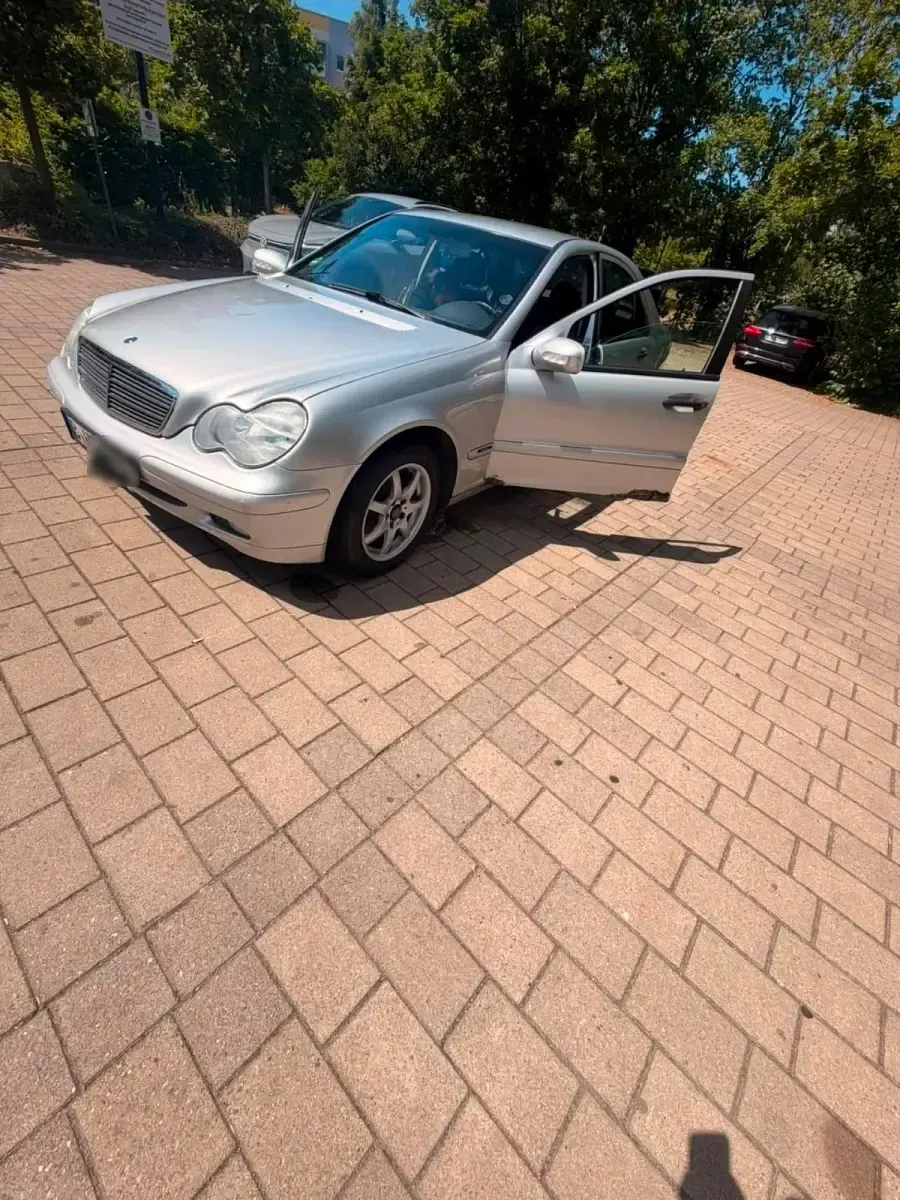 Gebraucht Mercedes C180 143 PS (105 kW) 2003 Silber Limousine