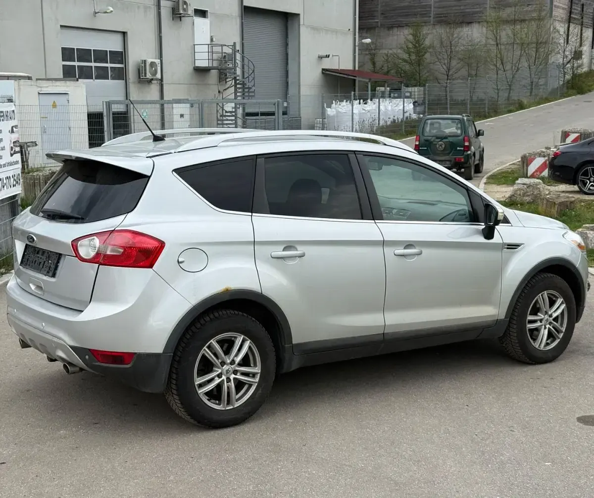 Gebraucht Ford Kuga Titanium 140 PS (102 kW) 2011 Silber SUV