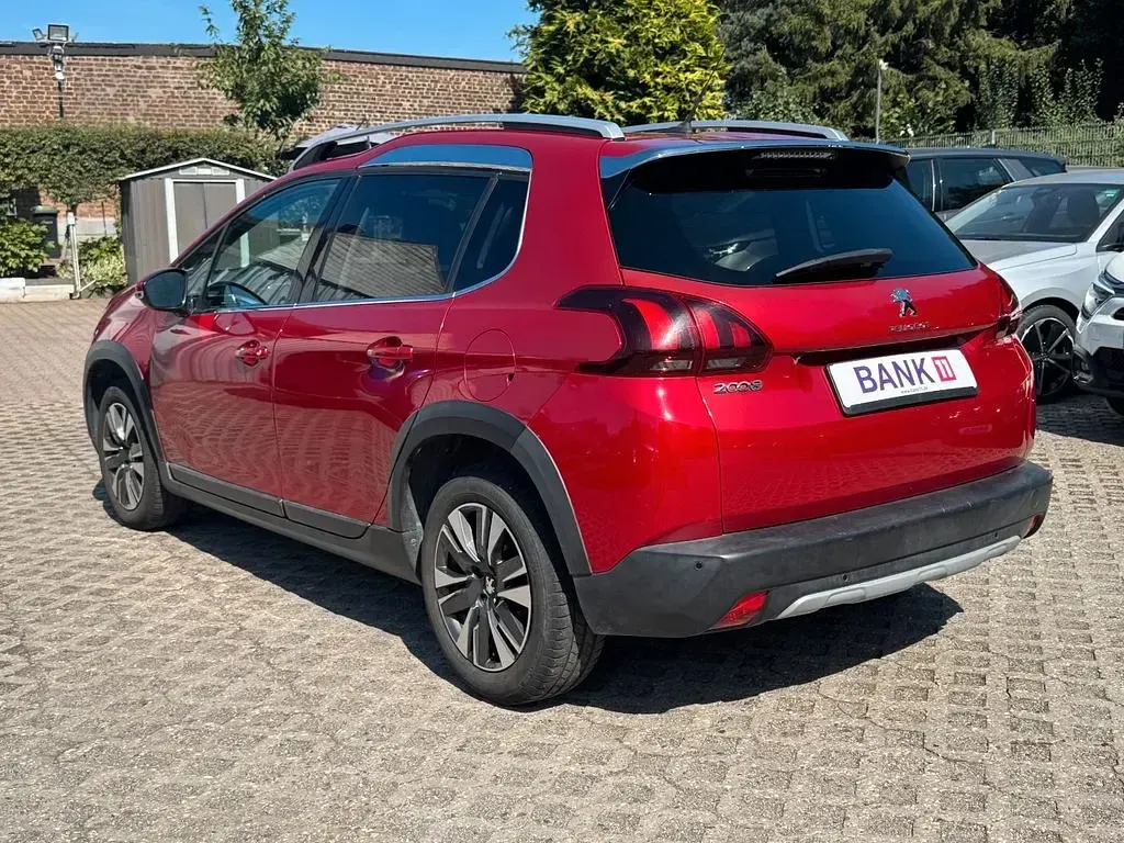 Gebraucht Peugeot 2008 Allure 83 PS (61 kW) 2018 Lackierung ultimaterot SUV
