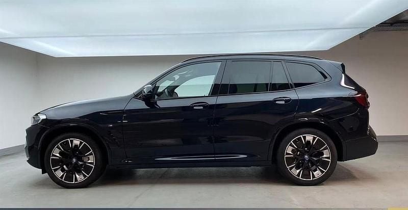 Blau Gebraucht 2023 BMW iX3 Impressive SUV | 39.900 € (Superpreis) - Bild 1/4