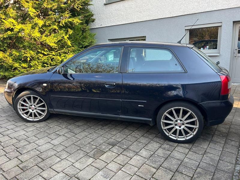 Gebraucht Audi A3 131 PS (96 kW) 2002 Blau Kleinwagen