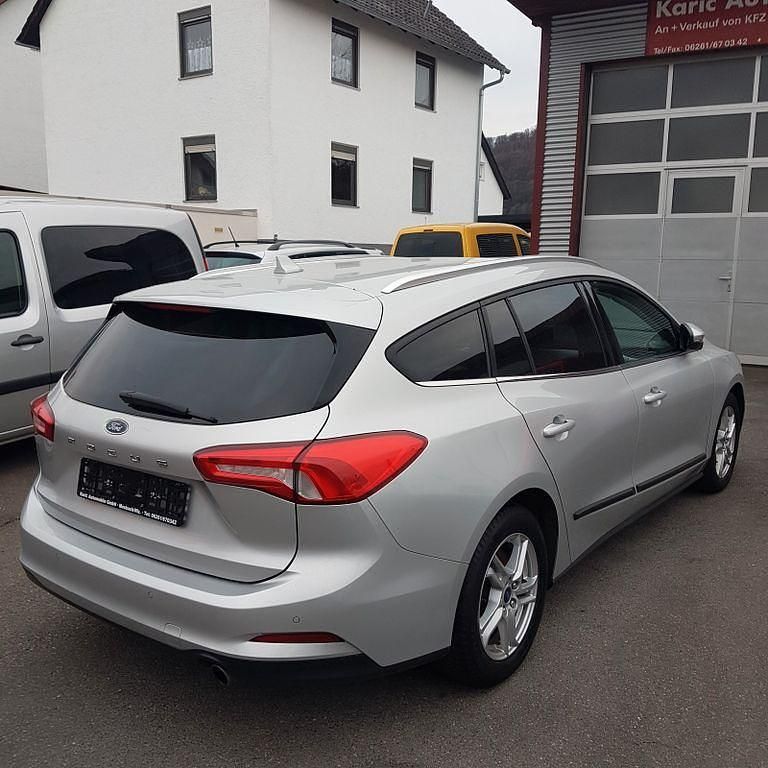 Gebraucht Ford Focus Cool & Connect 120 PS (88 kW) 2020 Silber Limousine