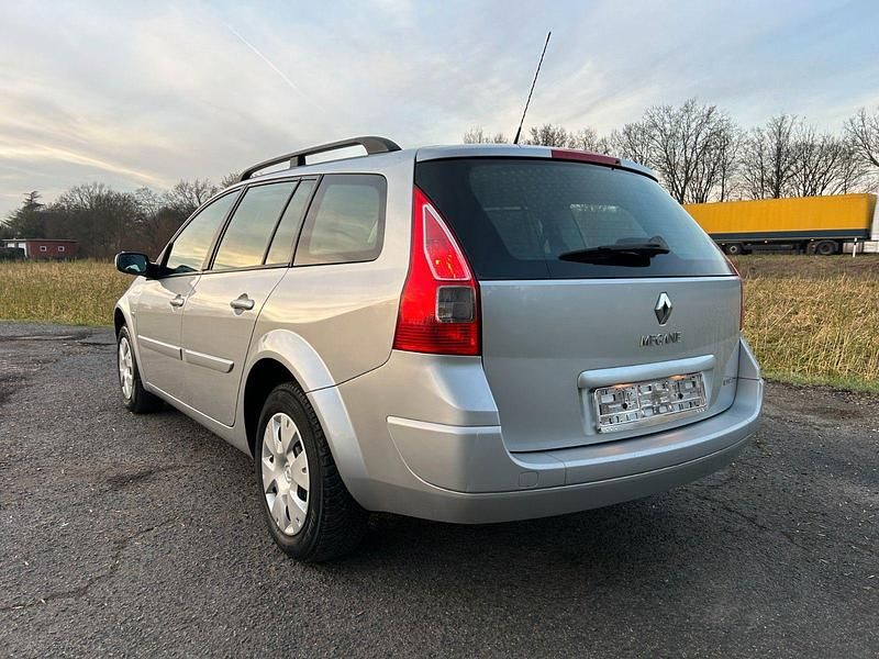 Gebraucht Renault Mégane GrandTour Avantage 111 PS (81 kW) 2007 Platingrau (metallic) Kombi