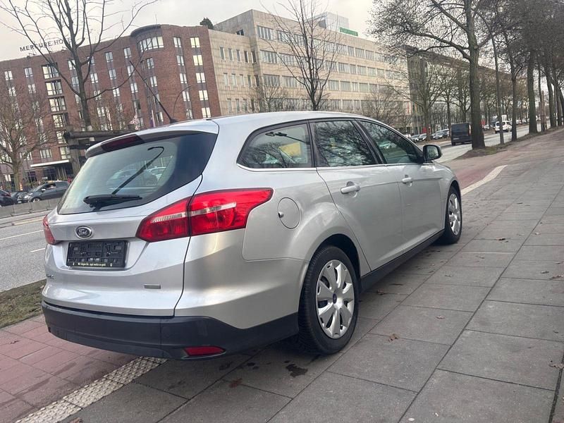 Używany Ford Focus Titanium 101 KM (74 kW) 2015 Srebrny Kombi
