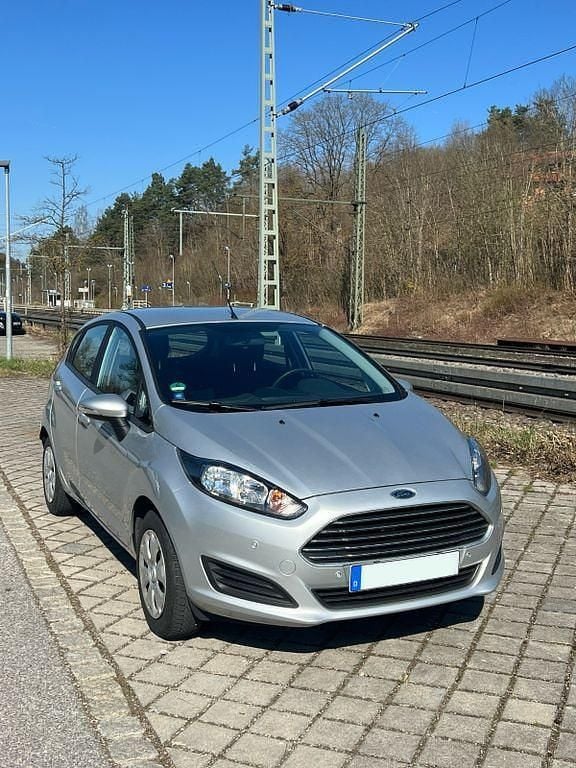 Gebraucht Ford Fiesta SYNC Edition 101 PS (74 kW) 2014 Silber Kleinwagen