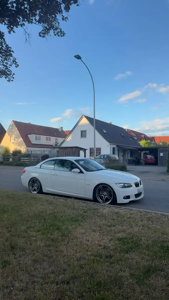 Gebraucht BMW 335 Cabriolet 306 PS (225 kW) 2008 Weiß Cabrio