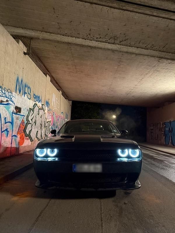 Schwarz Gebraucht 2015 Dodge Challenger SXT Coupé | 21.000 € (Etwas zu teuer) - Bild 1/4