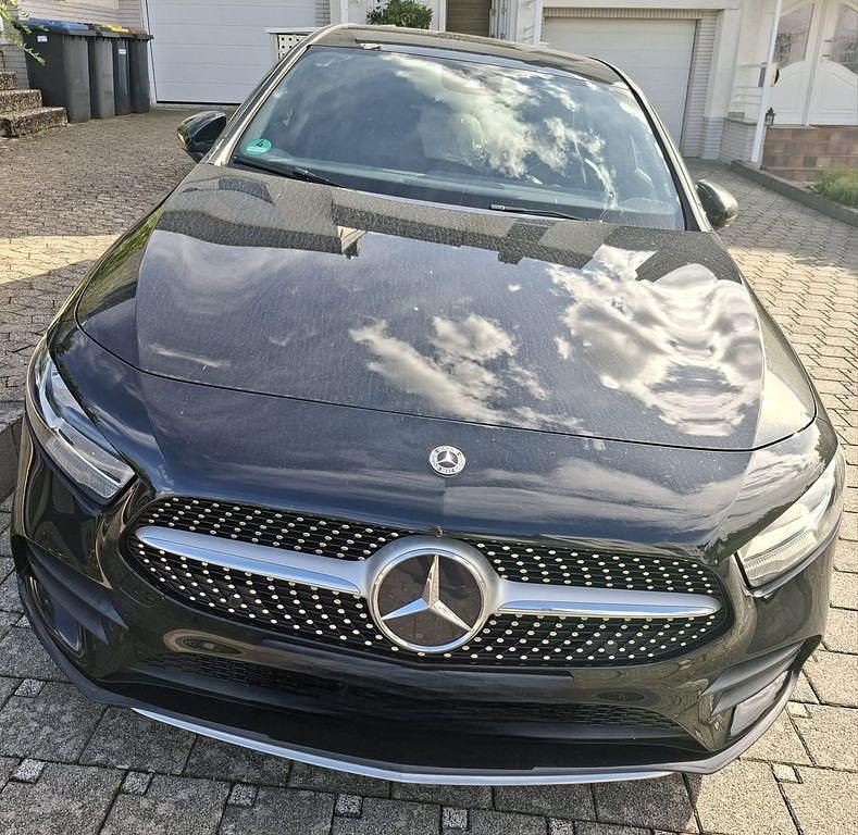 Schwarz Gebraucht 2020 Mercedes A250 Limousine | 21.900 € (Guter Preis) - Bild 1/4