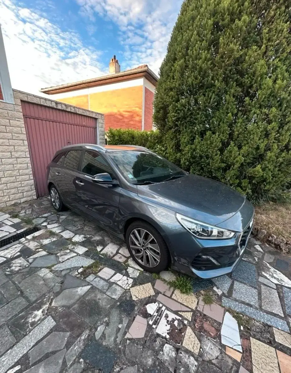 Gebraucht Hyundai i30 120 PS (88 kW) 2018 Kombi