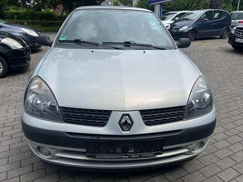 Silber Gebraucht 2003 Renault Clio II Authentique Limousine | 2.099 € (Fairer Preis) - Bild 1/4