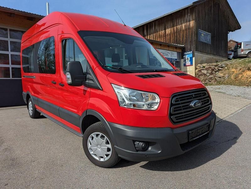 Gebraucht Ford Transit 105 PS (77 kW) 2018 Rot Van
