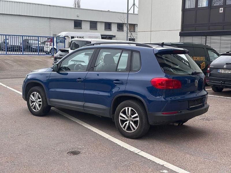 Gebraucht VW Tiguan Trendline 122 PS (89 kW) 2011 Blau SUV