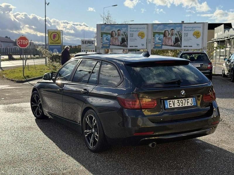 Gebraucht BMW 318 143 PS (105 kW) 2014 Schwarz Kombi