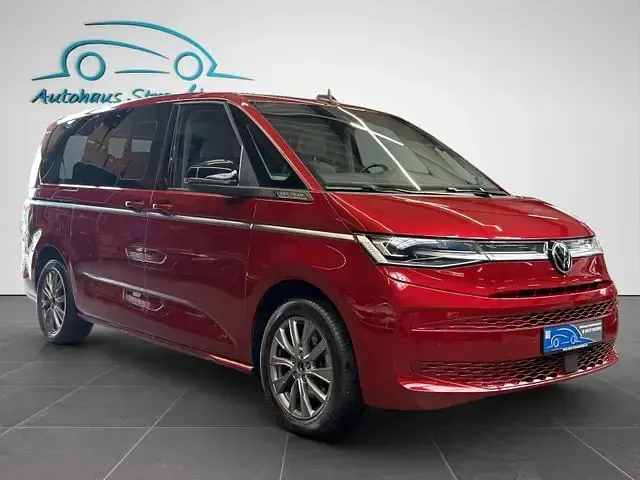 Usata VW Multivan Style 150 CV (110 kW) 2024 Rosso Monovolume