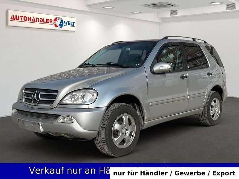 Gebraucht Mercedes ML270 163 PS (119 kW) 2003 Silber SUV
