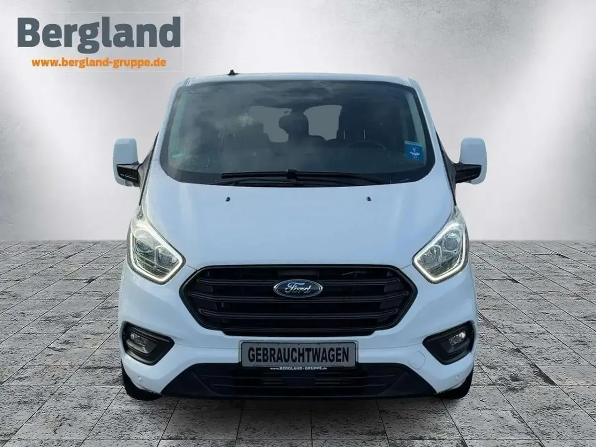 Gebraucht Ford Transit Custom Trend 131 PS (96 kW) 2023 Lackierung solid "frostweiá" weiß Kombi