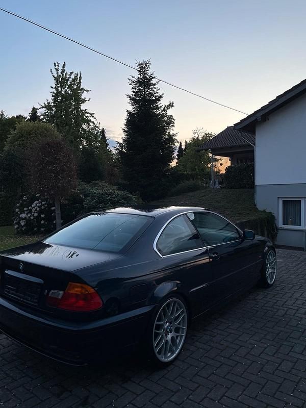 Second-hand BMW 325 2000 Coupe