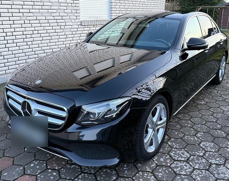 Gebraucht Mercedes E350 Avantgarde 258 PS (189 kW) 2016 Schwarz Limousine