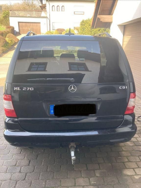 Gebraucht Mercedes ML270 163 PS (119 kW) 2003 Schwarz SUV