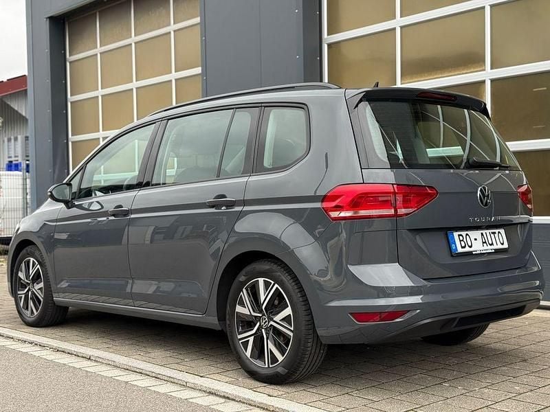 Gebraucht VW Touran Sport 150 PS (110 kW) 2023 Delfingrau metallic Van / Kleinbus