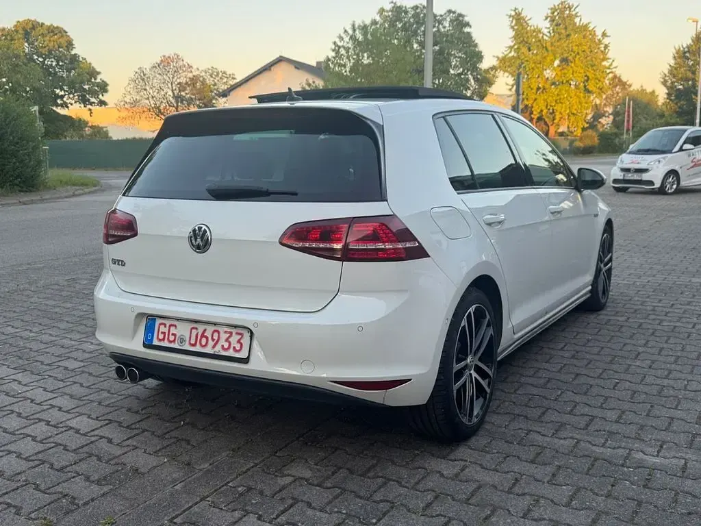 Gebraucht VW Golf VII GTD 184 PS (135 kW) 2014 Pure white Limousine