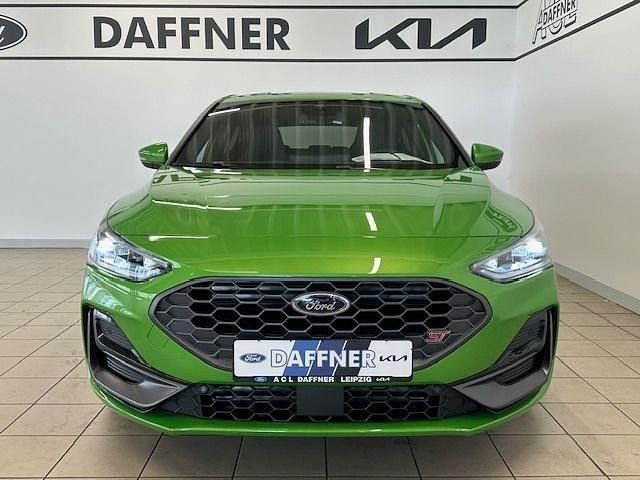 Neu Ford Focus ST 280 PS (205 kW) 2025 Mean green Limousine