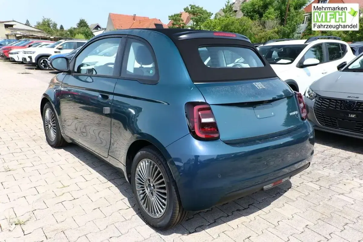 Neu Fiat 500C Icon 65 PS (47 kW) 2026 Ozean grün metallic Cabrio