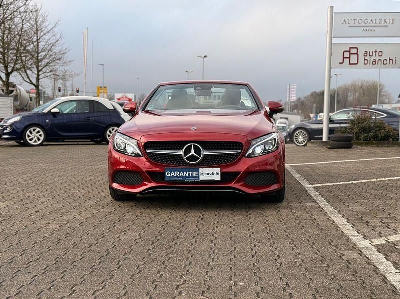 Gebraucht Mercedes C220 170 PS (125 kW) 2017 Hyazinthrot Cabrio