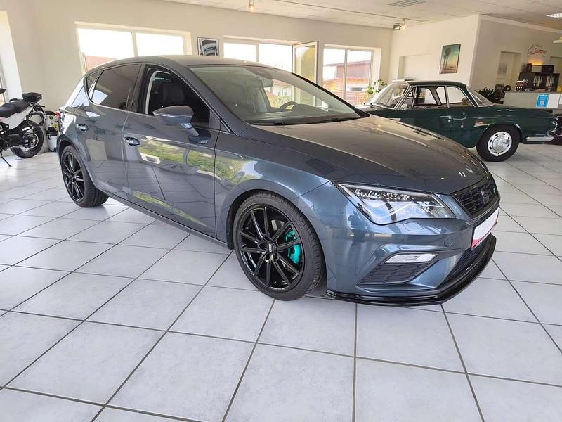 Second-hand Seat Leon FR 131 CP (96 kW) 2019 "magnetic tech" Hatchback
