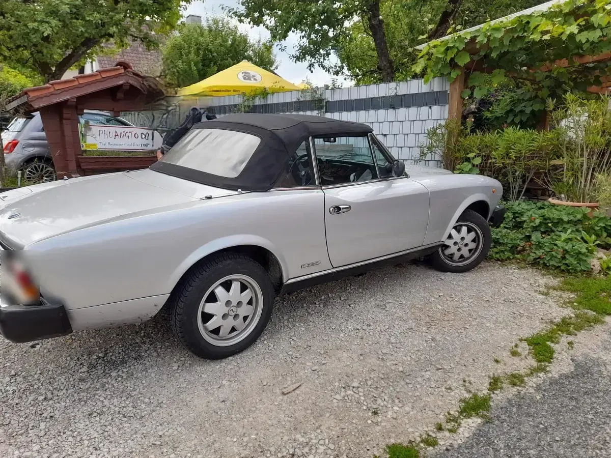 Gebraucht Fiat 124 103 PS (75 kW) 1985 Silber Cabrio