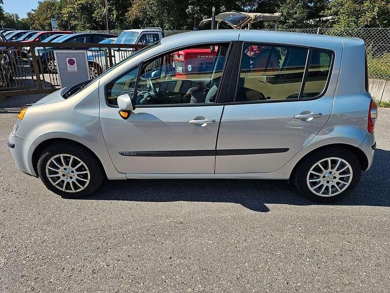 Używany Renault Modus Dynamique 111 KM (81 kW) 2005 Srebrny Minivan