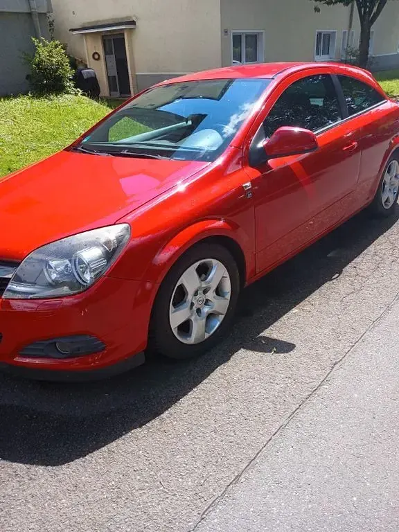 Gebraucht Opel Astra GTC Edition 140 PS (102 kW) 2010 Rot Coupé