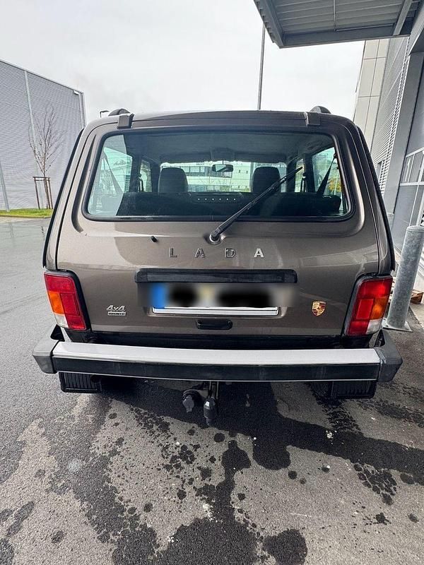 Gebraucht Lada niva 83 PS (61 kW) 2022 Bronze SUV