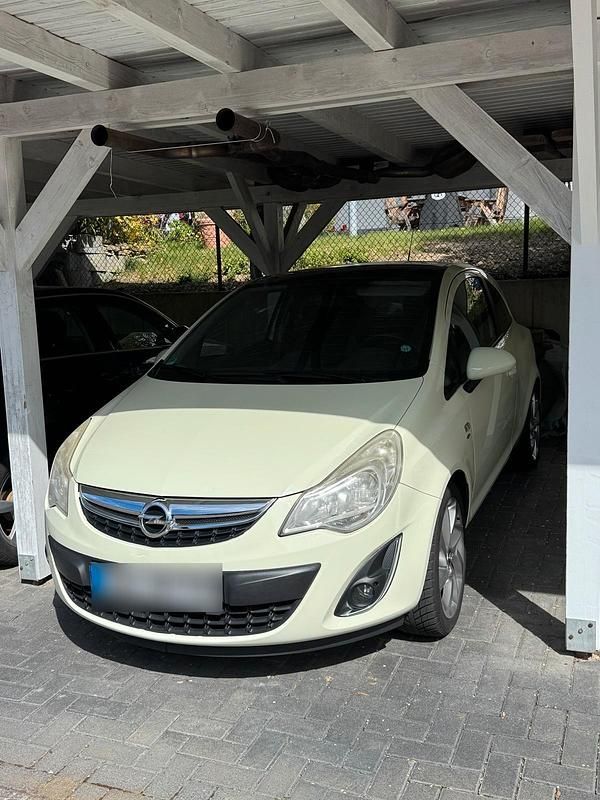 Gebraucht Opel Corsa Eco 70 PS (51 kW) 2011 Weiß Kleinwagen