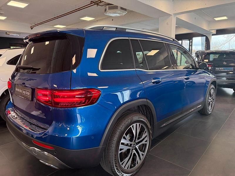 Gebraucht Mercedes GLB250 Advanced Plus 225 PS (165 kW) 2024 Blau SUV