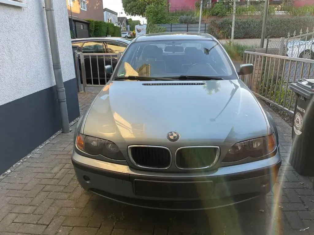 Gebraucht BMW 320 150 PS (110 kW) 2003 Grün Limousine
