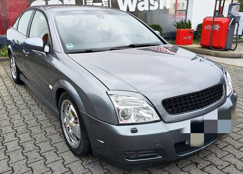 Grau Gebraucht 2003 Opel Vectra GTS Limousine | 2.590 € (Fairer Preis) - Bild 1/4
