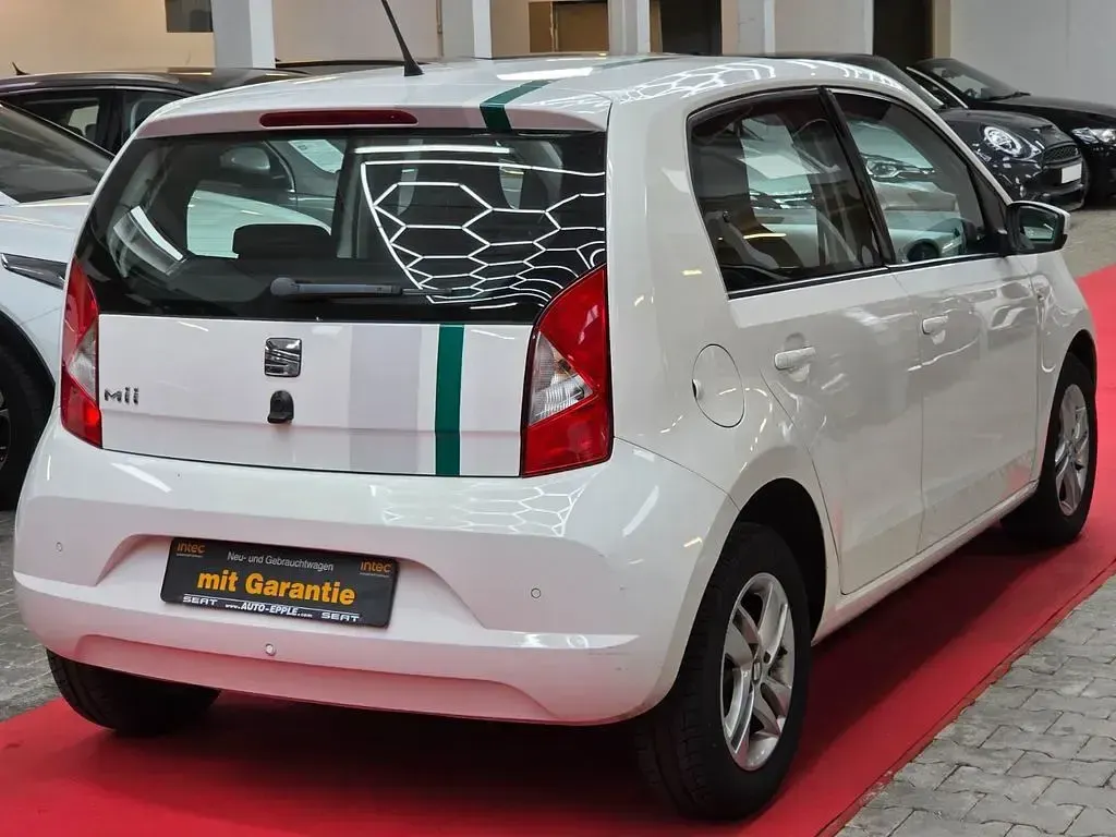 Używany Seat Mii Chic 60 KM (44 kW) 2016 Biały Hatchback