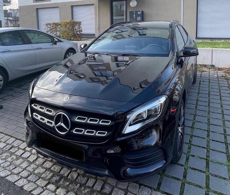 Gebraucht Mercedes GLA200 AMG line 156 PS (114 kW) 2018 Schwarz SUV