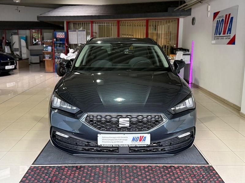 Grau Gebraucht 2024 Seat Leon ST Kombi | 24.790 € (Superpreis) - Bild 1/4
