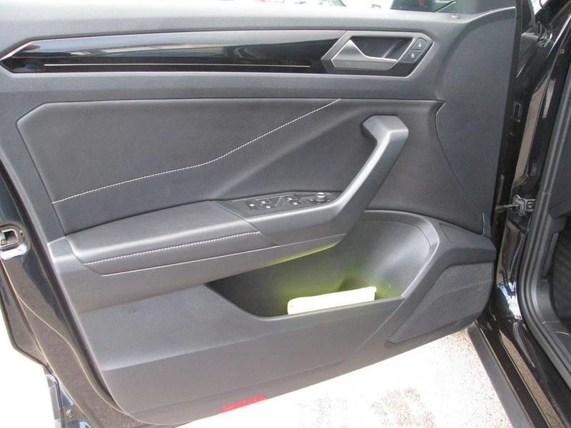 Gebraucht VW T-Roc Style 150 PS (110 kW) 2023 Deep black perleffekt SUV