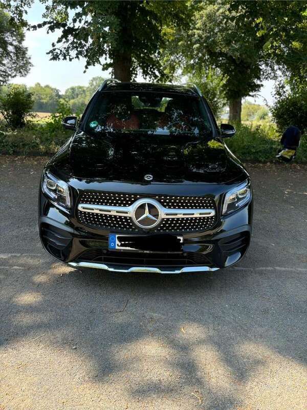 Schwarz Gebraucht 2021 Mercedes GLB200 SUV | 35.400 € (Etwas zu teuer) - Bild 1/4
