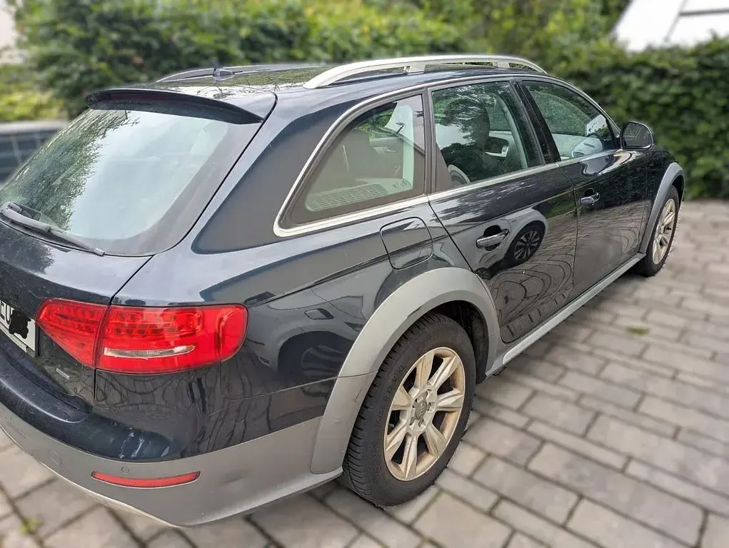 Gebraucht Audi A4 Allroad 170 PS (125 kW) 2011 Blau Kombi