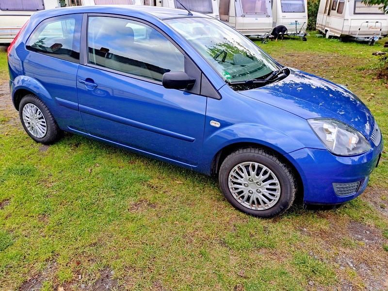 Blau Gebraucht 2008 Ford Fiesta Kleinwagen | 1.999 € (Fairer Preis) - Bild 1/4