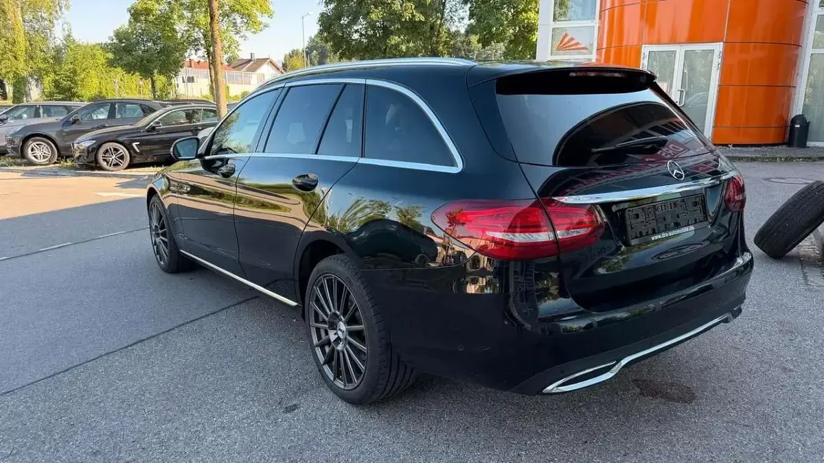 Gebraucht Mercedes C220 170 PS (125 kW) 2017 Obsidianschwarz Kombi